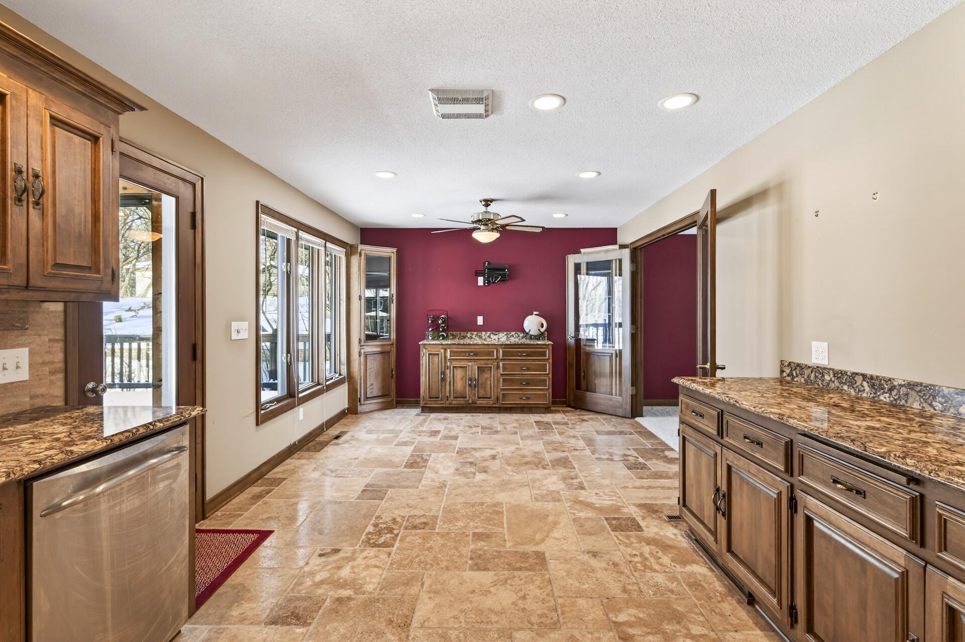 4134 Red Oak Ridge Minnetonka, MN 55345 - Photo 7 of 51