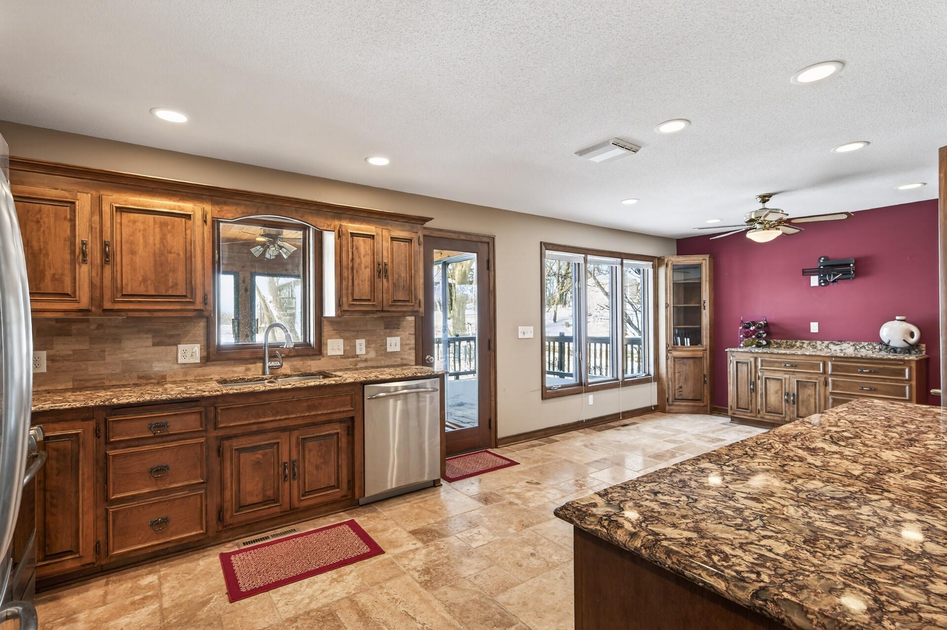 4134 Red Oak Ridge Minnetonka, MN 55345 - Photo 10 of 51