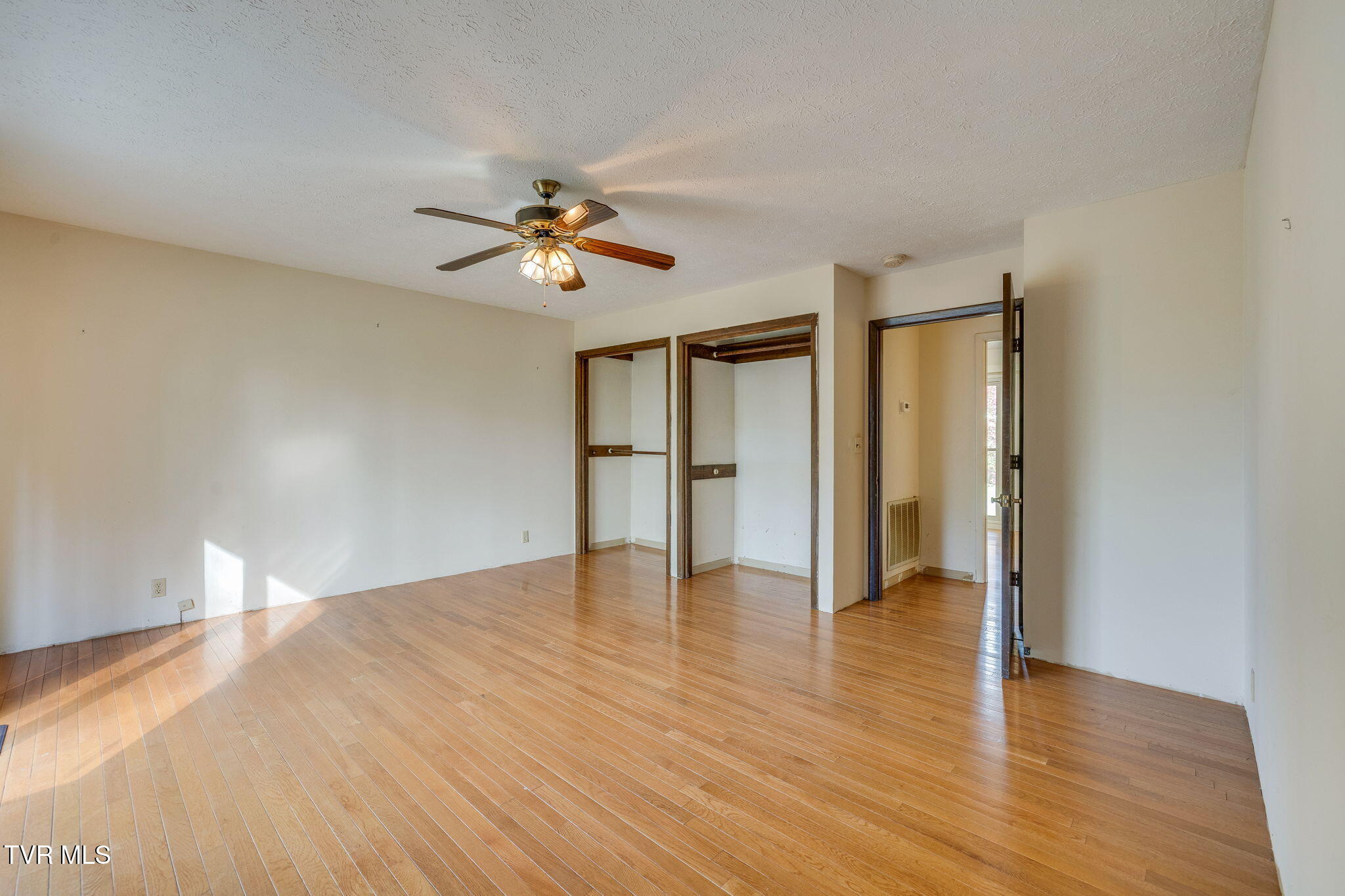 4709 Edens View Road Kingsport, TN 37664 - Photo 20 of 45 020