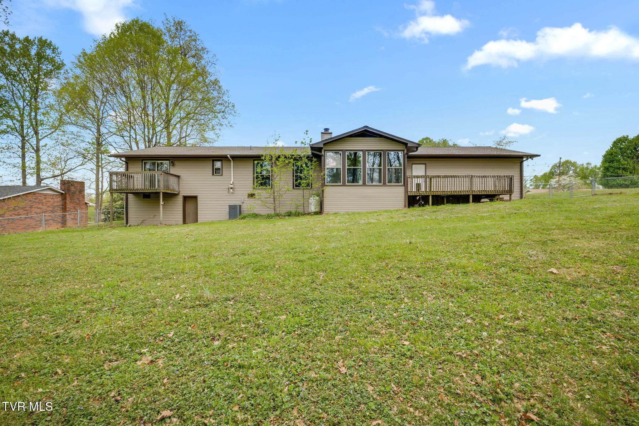 4709 Edens View Road Kingsport, TN 37664 - Photo 36 of 45 037