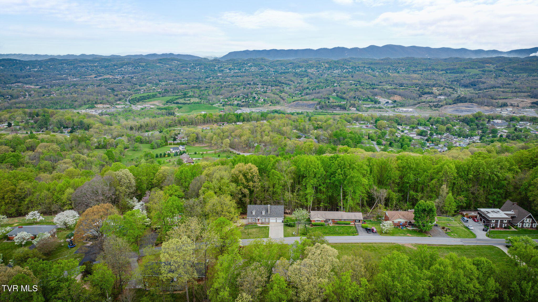 4709 Edens View Road Kingsport, TN 37664 - Photo 42 of 45 103