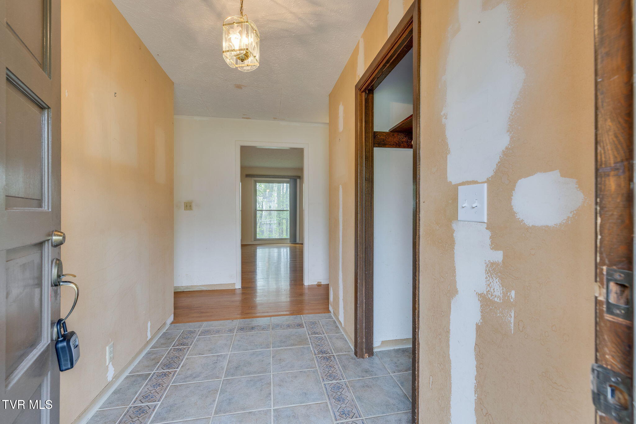 4709 Edens View Road Kingsport, TN 37664 - Photo 5 of 45 005