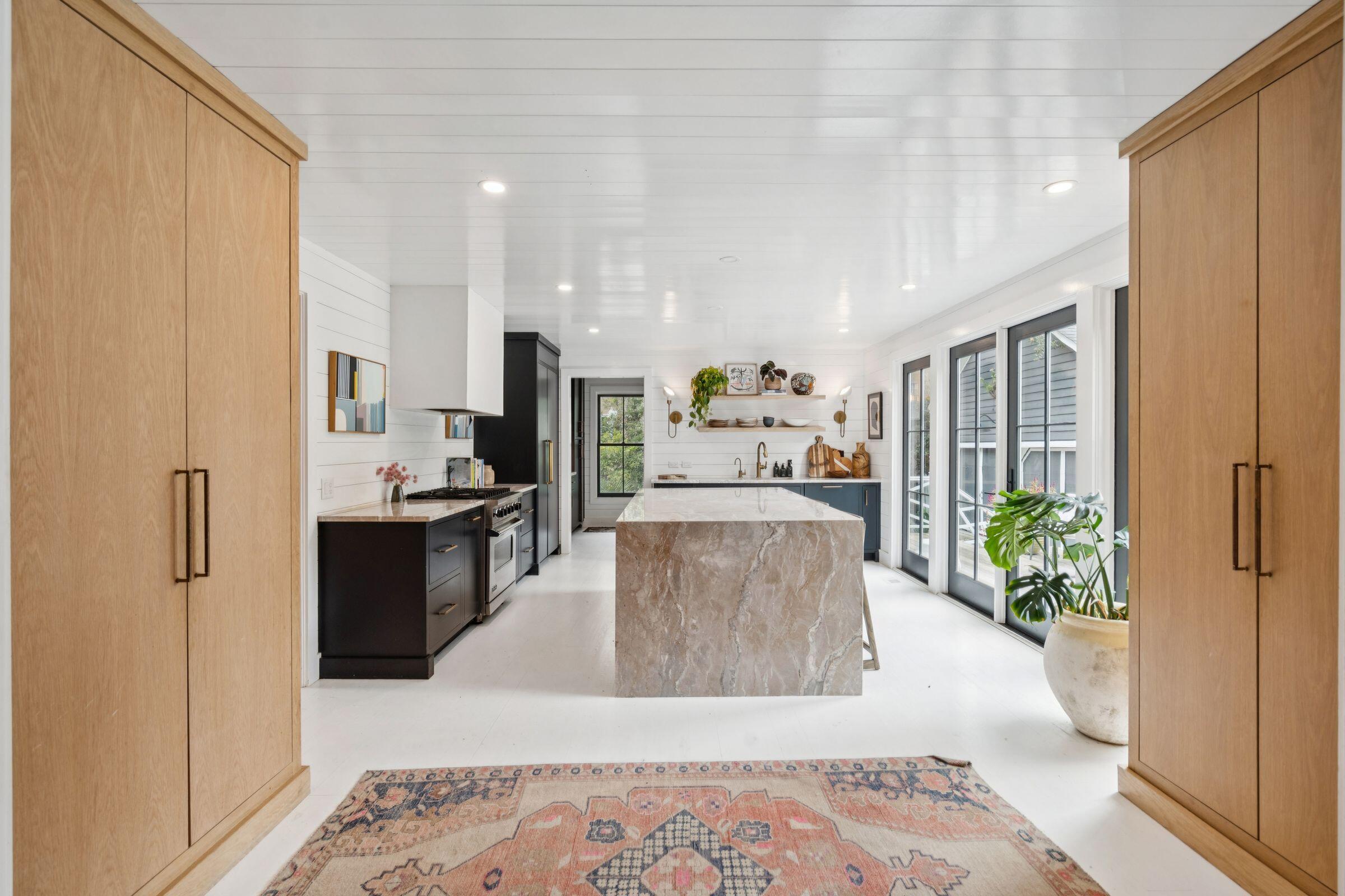 242 Middle Street Mount Pleasant, SC 29464 - Photo 15 of 99 242MiddleSt-KeenEyeMarketing-026