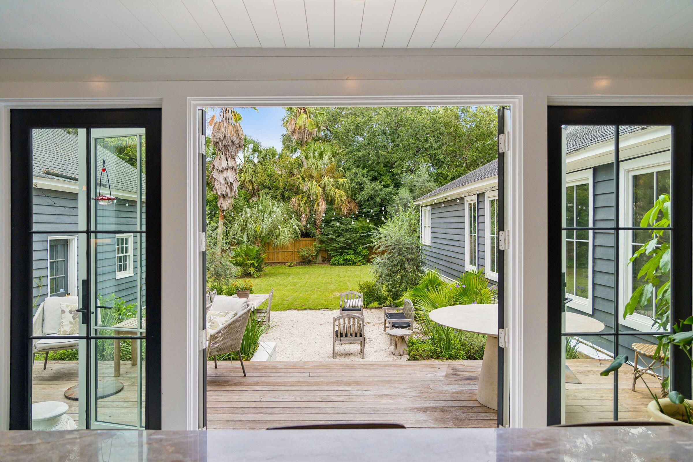 242 Middle Street Mount Pleasant, SC 29464 - Photo 18 of 99 242MiddleSt-KeenEyeMarketing-029