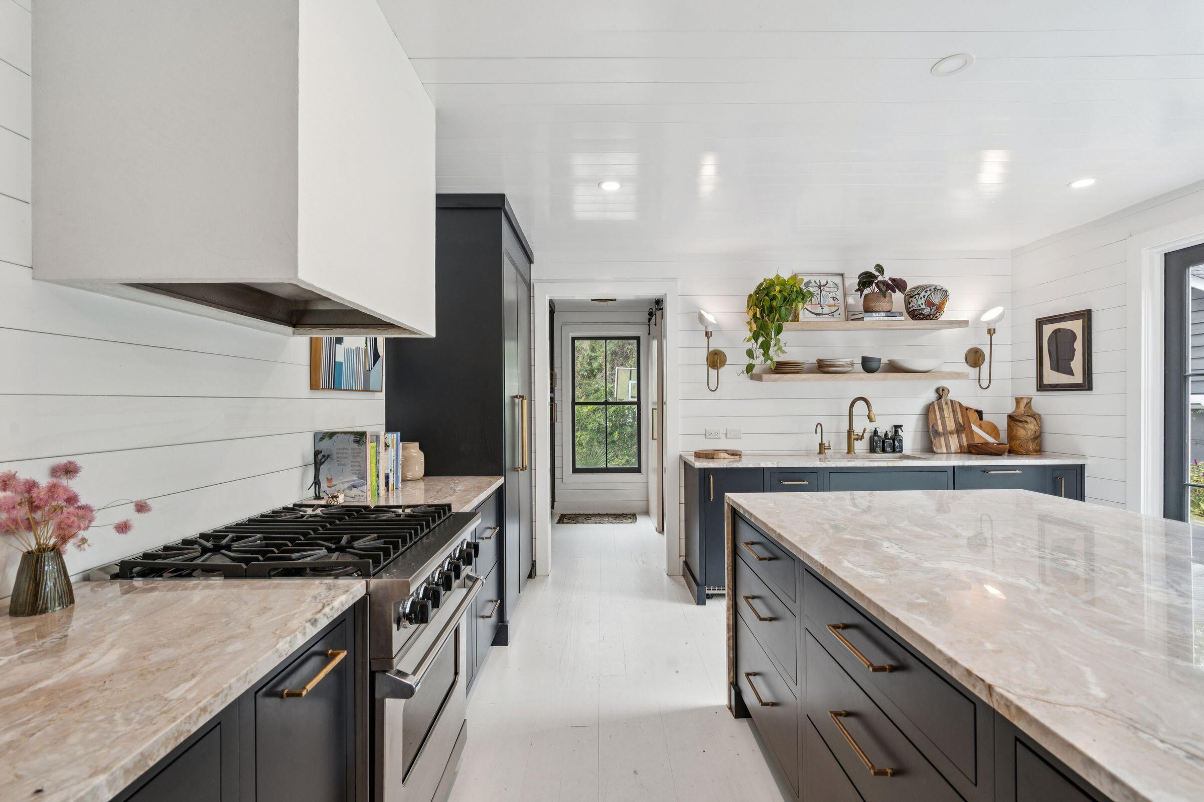 242 Middle Street Mount Pleasant, SC 29464 - Photo 19 of 99 242MiddleSt-KeenEyeMarketing-041