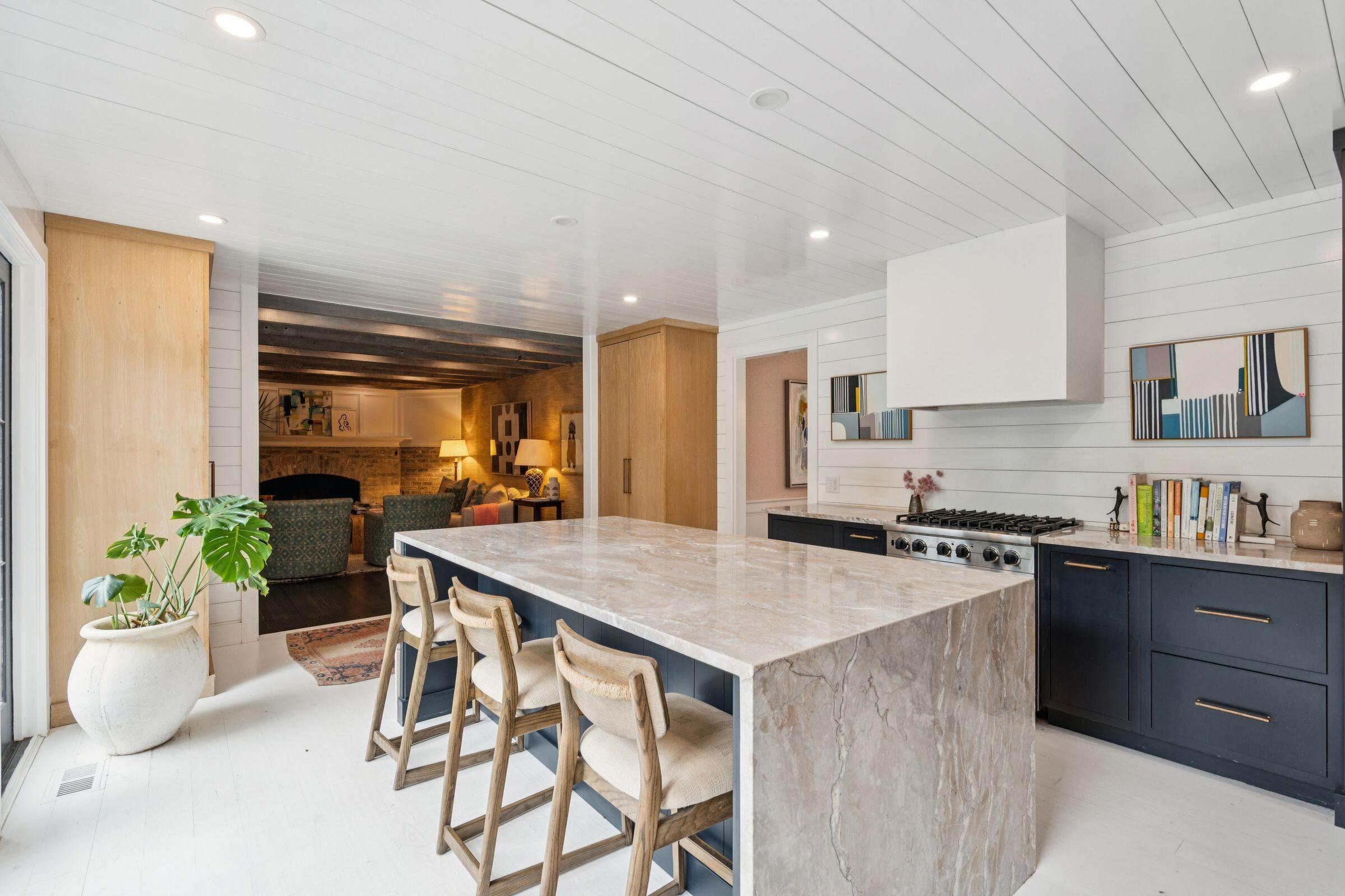 242 Middle Street Mount Pleasant, SC 29464 - Photo 21 of 99 242MiddleSt-KeenEyeMarketing-043