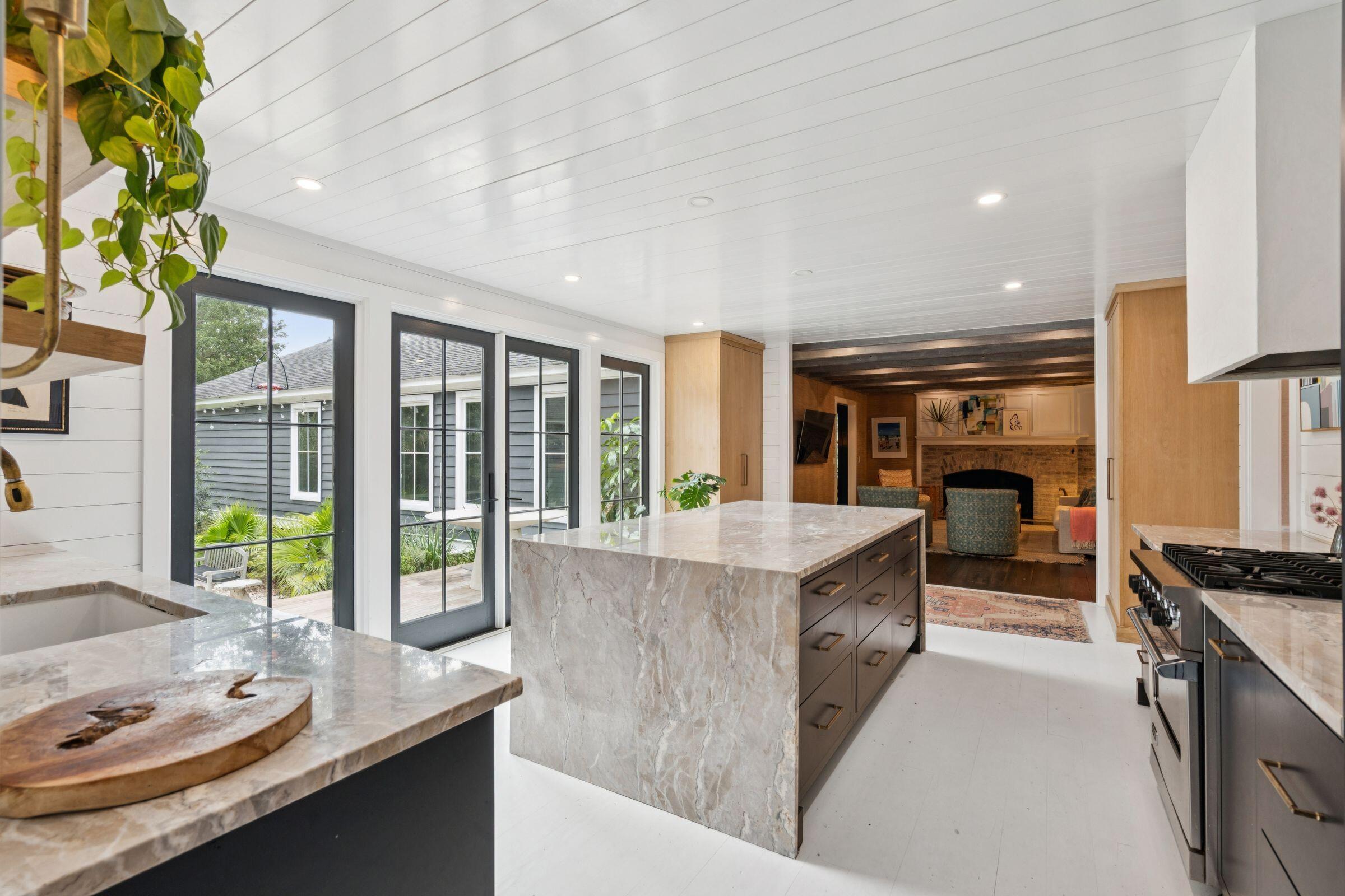 242 Middle Street Mount Pleasant, SC 29464 - Photo 22 of 99 242MiddleSt-KeenEyeMarketing-044