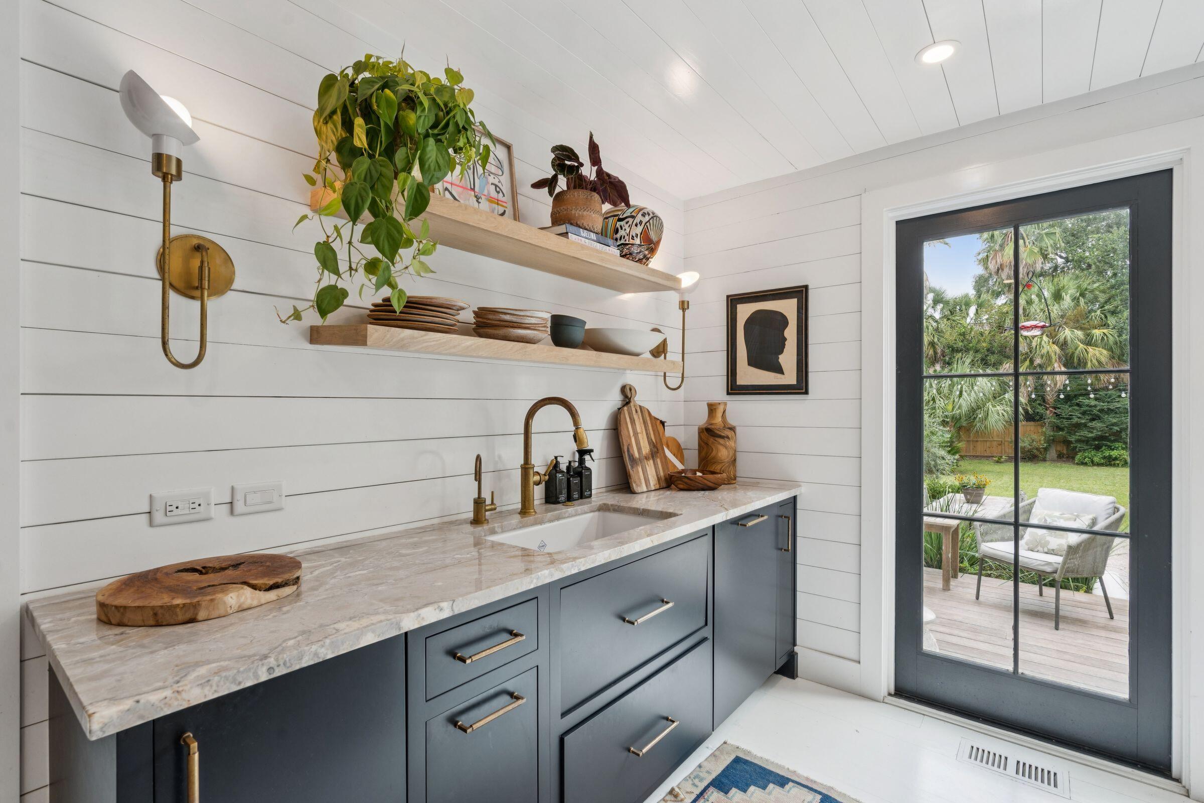 242 Middle Street Mount Pleasant, SC 29464 - Photo 23 of 99 242MiddleSt-KeenEyeMarketing-045