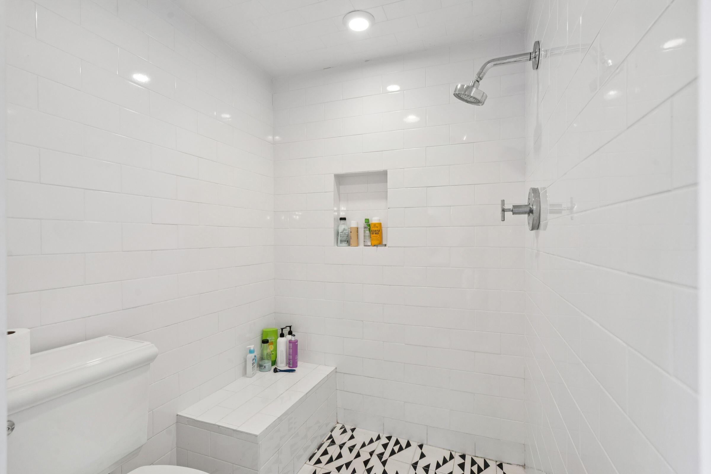 242 Middle Street Mount Pleasant, SC 29464 - Photo 66 of 99 242MiddleSt-KeenEyeMarketing-096