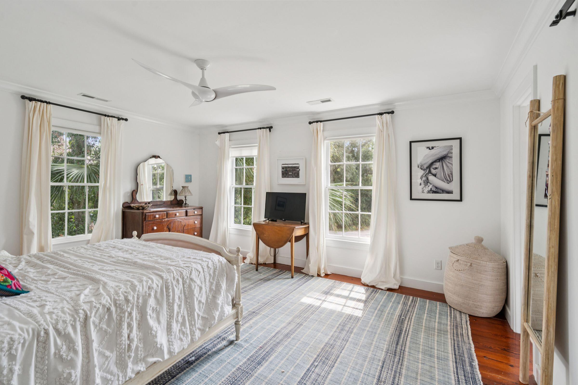 242 Middle Street Mount Pleasant, SC 29464 - Photo 67 of 99 242MiddleSt-KeenEyeMarketing-097