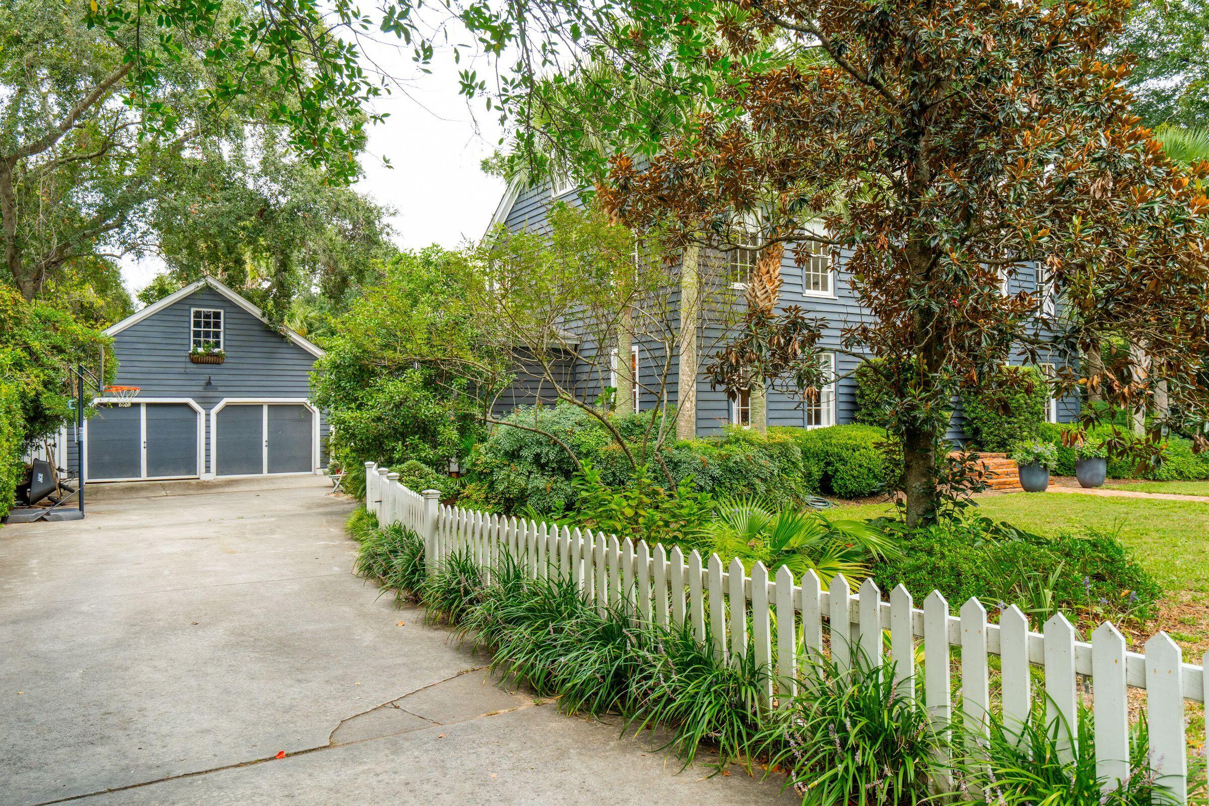 242 Middle Street Mount Pleasant, SC 29464 - Photo 88 of 99 242MiddleSt-KeenEyeMarketing-003