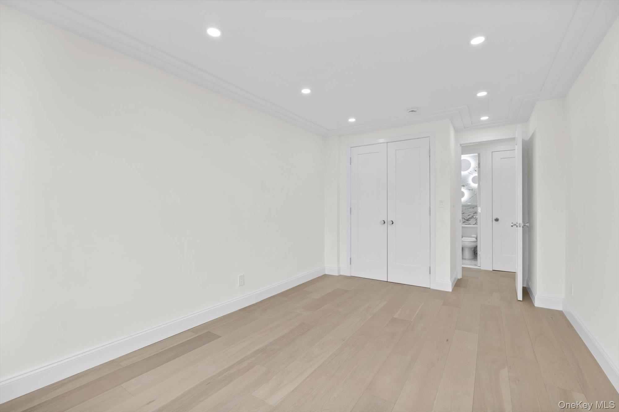 555 Kappock Street, Unit 12G Bronx, NY 10463 - Photo 9 of 19 a view of an empty room