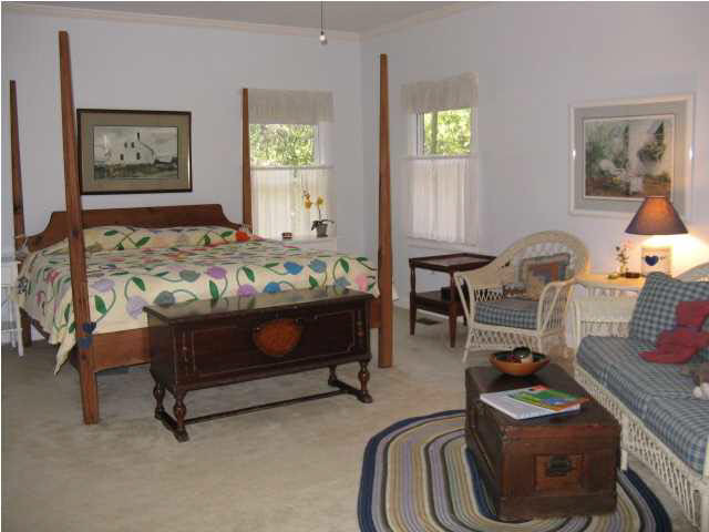 5475 Ridgewood Road Jackson, MS 39211 - Photo 20 of 27 Master bedroom has adjoining..