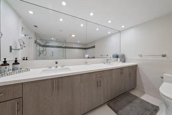 $7,000 | 5070 North Ocean Drive, Unit 5B, Riviera Beach, FL 33404