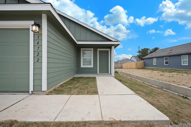 $1,590 | 14722 Dillard Mill, San Antonio, TX 78254