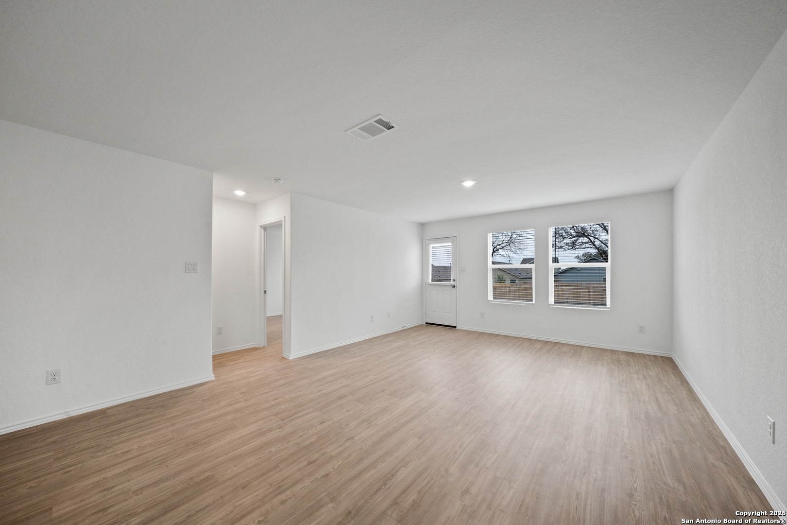 14722 Dillard Mill San Antonio, TX 78254 - Photo 4 of 19