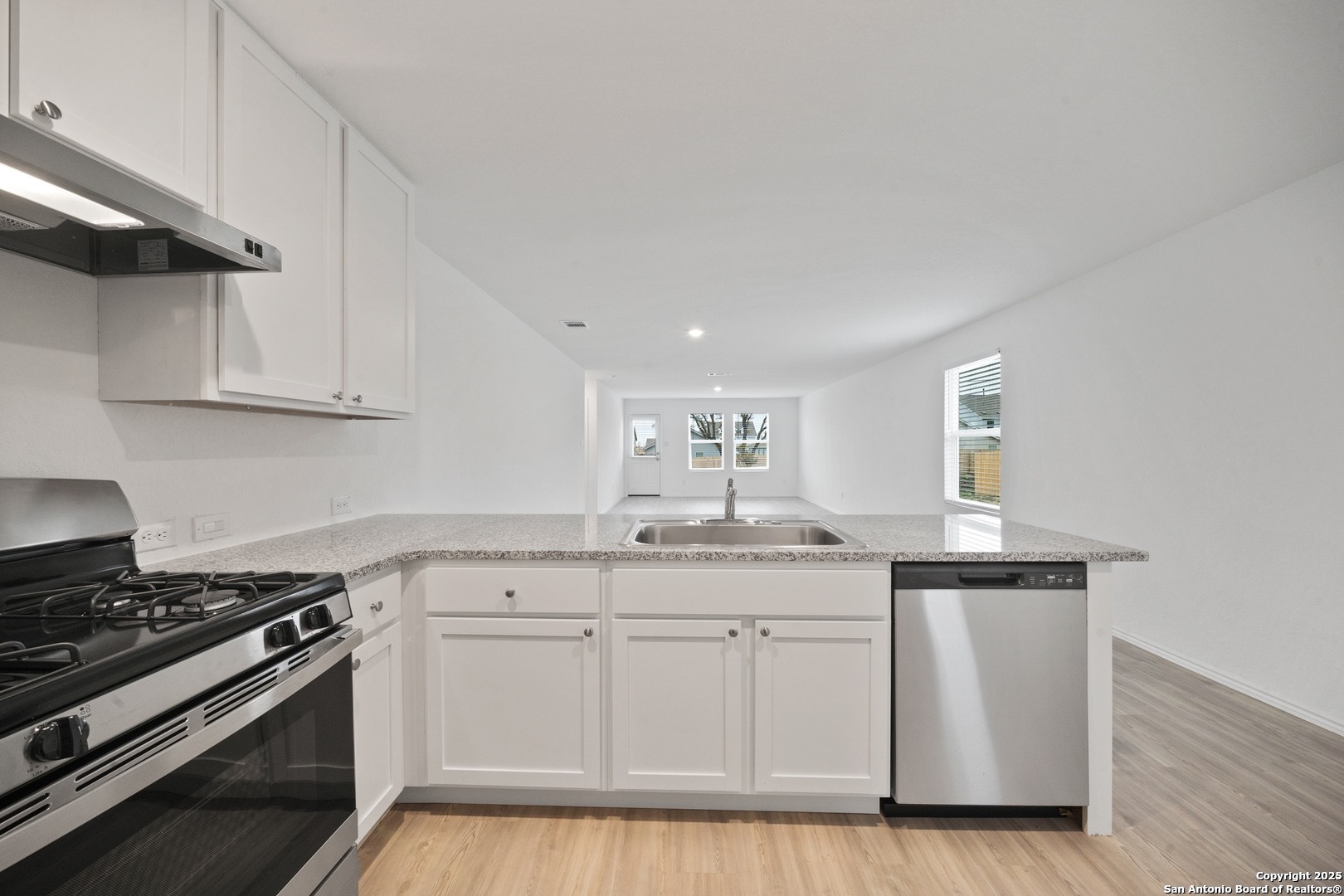 14722 Dillard Mill San Antonio, TX 78254 - Photo 7 of 19