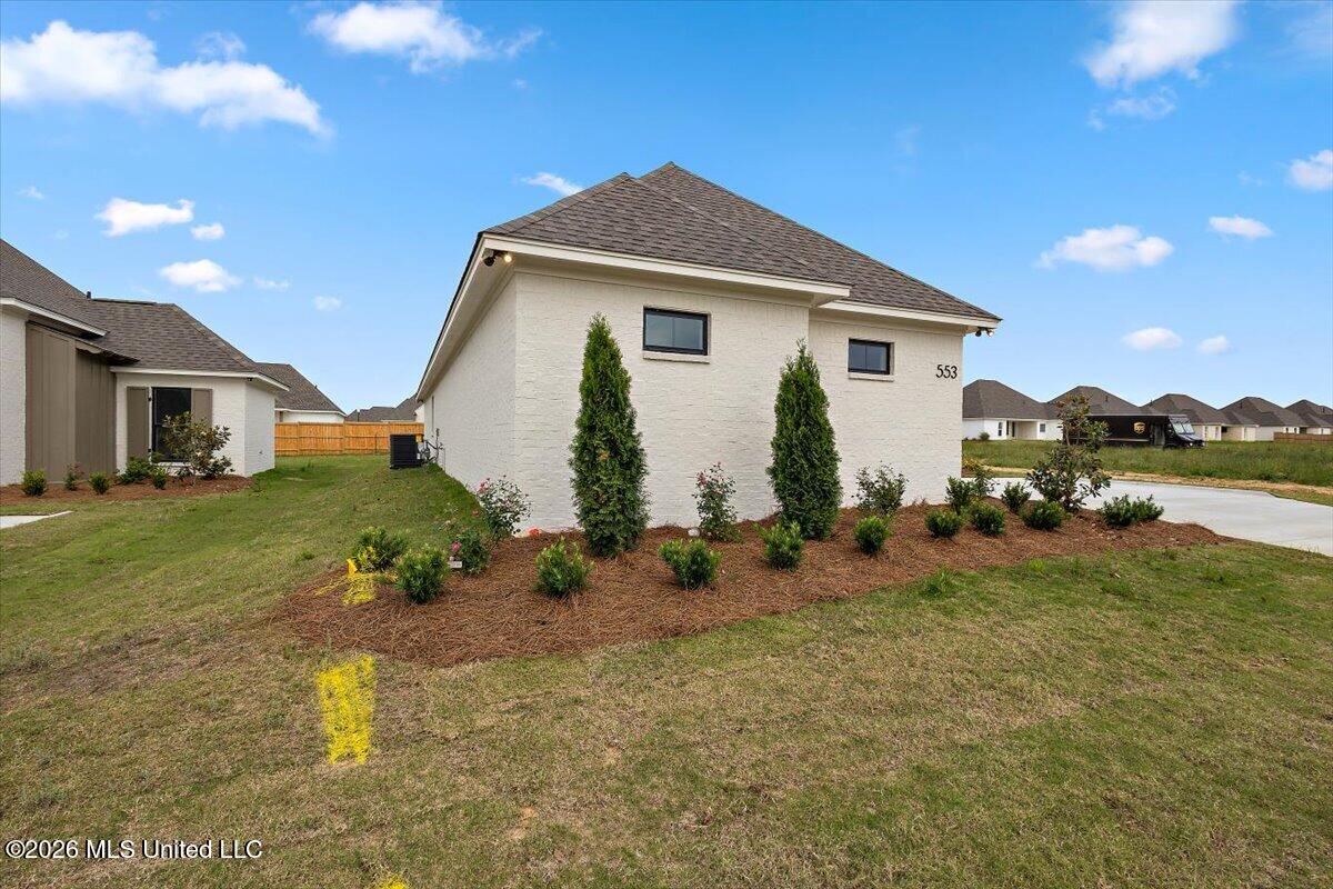 553 Lavender Way Canton, MS 39046 - Photo 32 of 36 02-HTP_2828