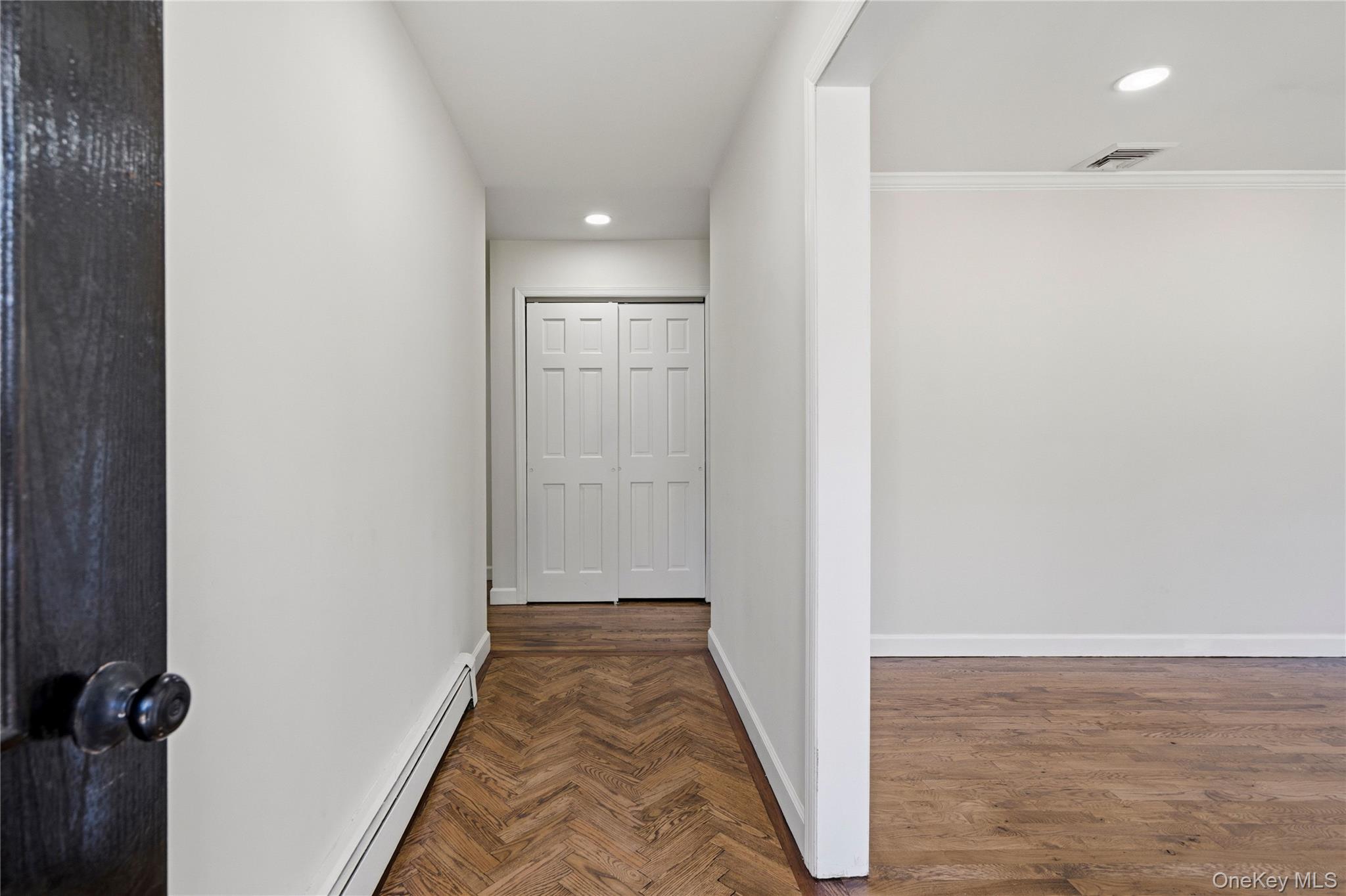 75 Hawthorne Road Kings Park, NY 11754 - Photo 3 of 34 Entryway