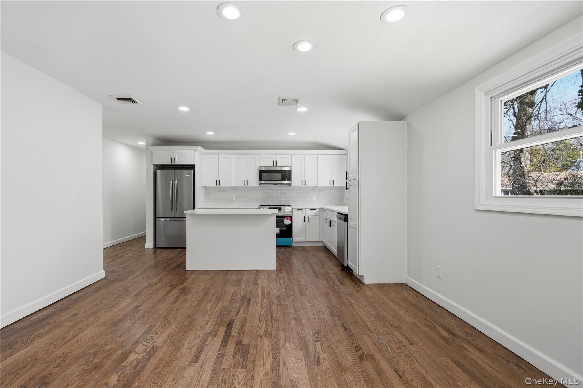 75 Hawthorne Road Kings Park, NY 11754 - Photo 9 of 34 Kitchen