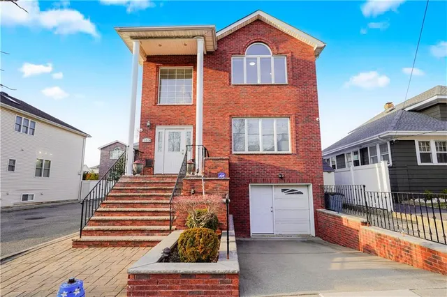 $1,150,000 | 151 Waterbury Avenue | Prince's Bay