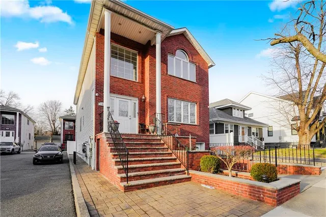 $1,150,000 | 151 Waterbury Avenue | Prince's Bay