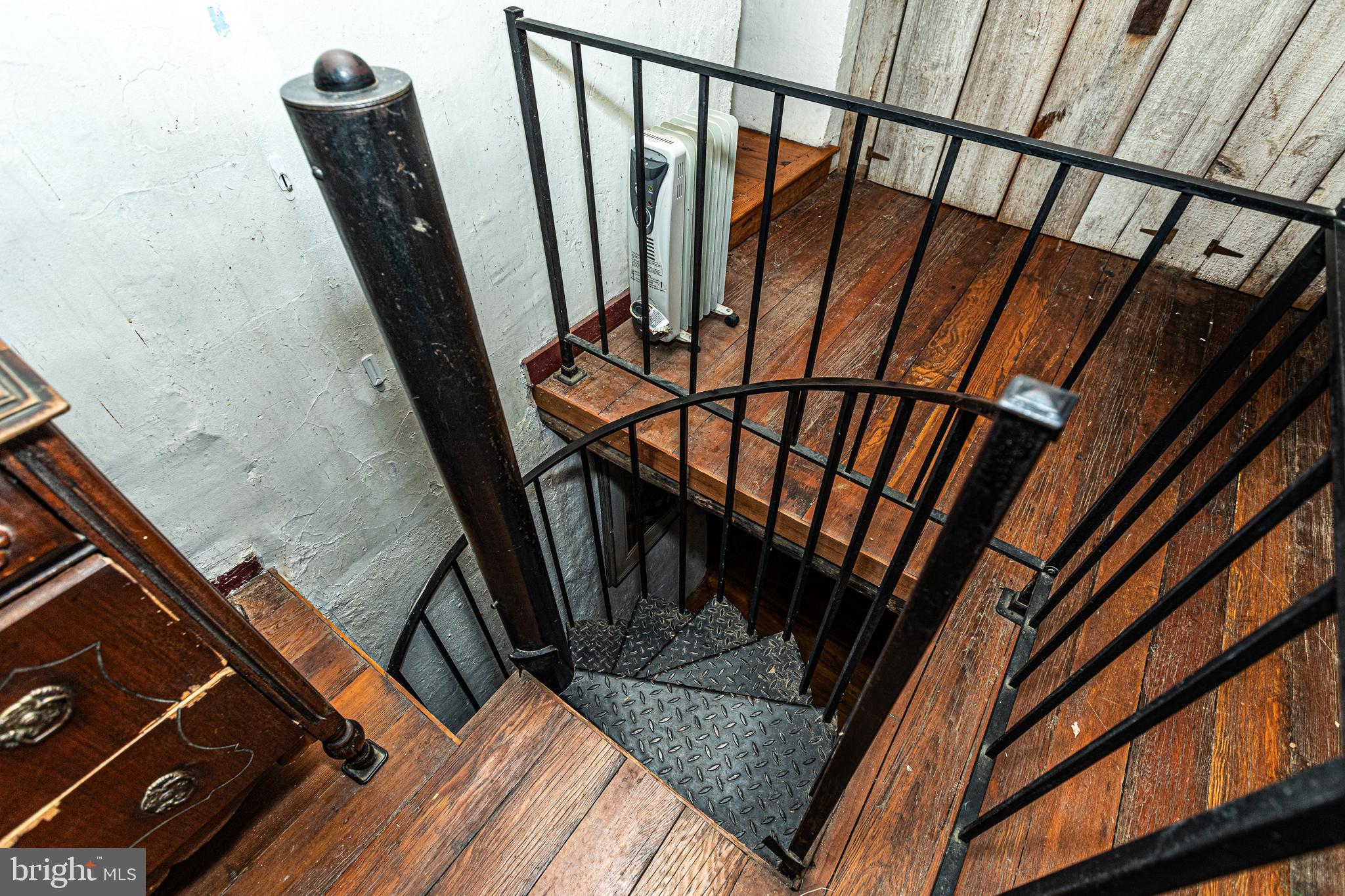 15113 Falls Road Sparks Glencoe, MD 21152 - Photo 43 of 68 Stairway