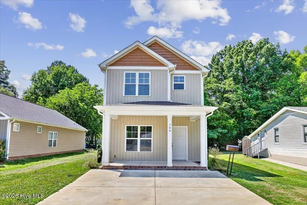 $275,000 | 706 South Pollock Street, Selma, NC 27576