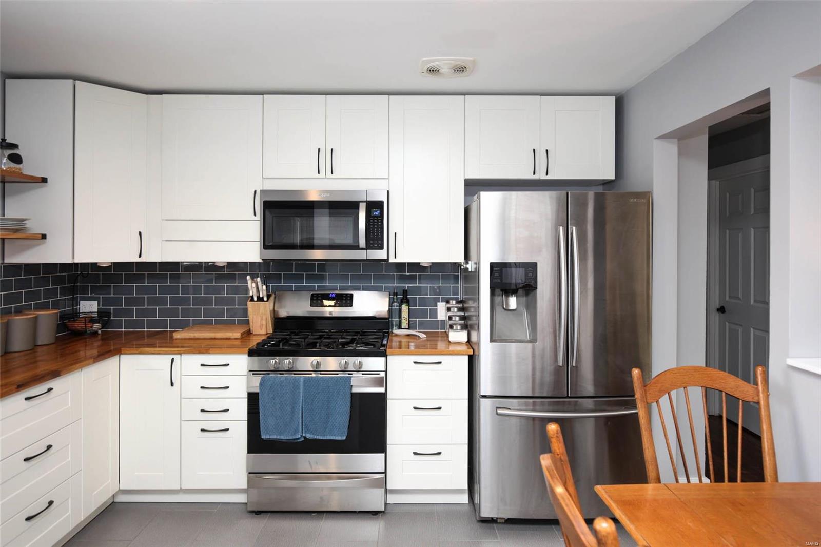 8 Circle Way St. Peters, MO 63376 - Photo 7 of 28