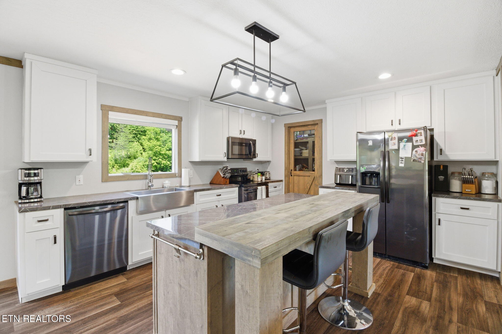 2121 Bales Road Knoxville, TN 37914 - Photo 15 of 35 21-web-or-mls-DZ3A1921
