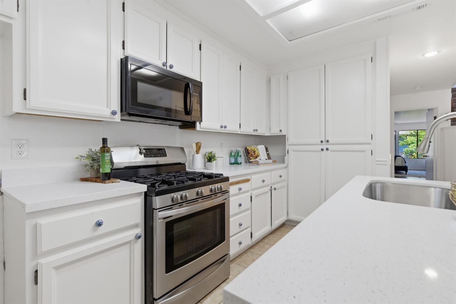 1451 West Swain Road Stockton, CA 95207 - Photo 15 of 36
