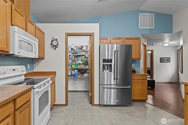 $840,000 | 21701 31st Avenue East, Spanaway, WA 98387