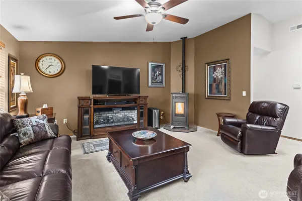 $840,000 | 21701 31st Avenue East, Spanaway, WA 98387