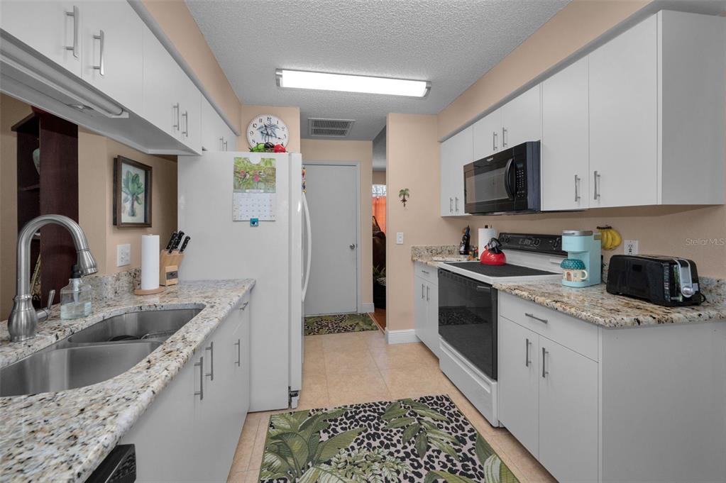 9713 Sweeping View Drive New Port Richey, FL 34655 - Photo 14 of 75 Gallery Image 14