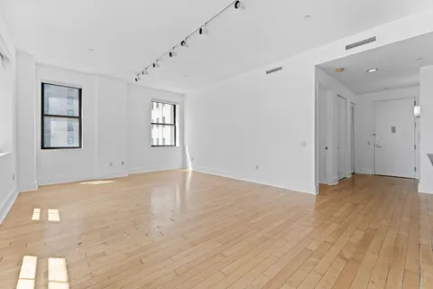 $565,000 | 4 Beacon Way, Unit 805, Jersey City, NJ 07304