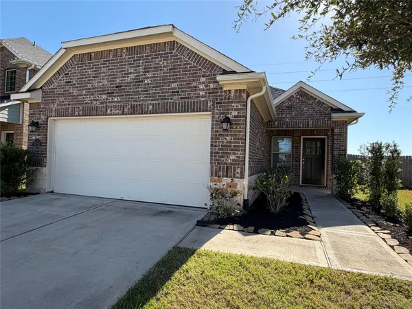 $1,950 | 31755 Wellington Pass, Fulshear, TX 77441