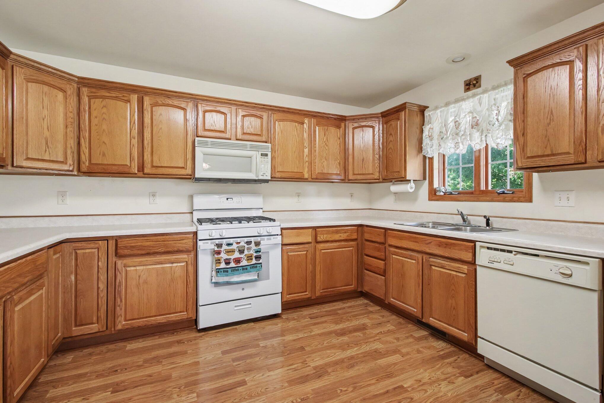 910 Doe Path Lane Crown Point, IN 46307 - Photo 10 of 27 2038x1359
