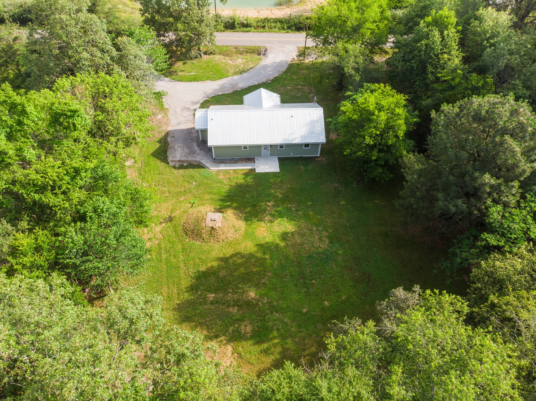 1320 Napier Lake Road Hohenwald, TN 38462 - Photo 29 of 31 Gallery Image 29