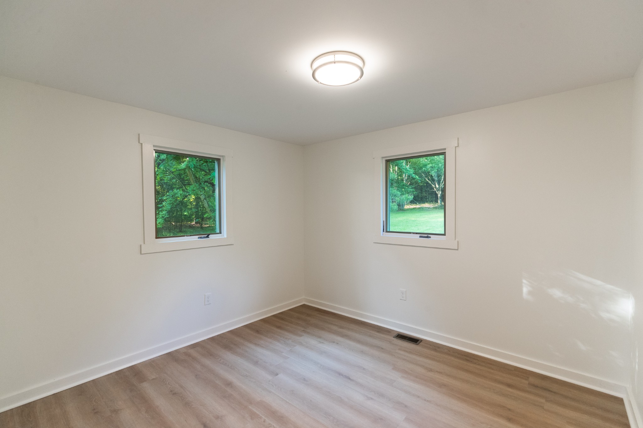 1320 Napier Lake Road Hohenwald, TN 38462 - Photo 10 of 31 Gallery Image 10