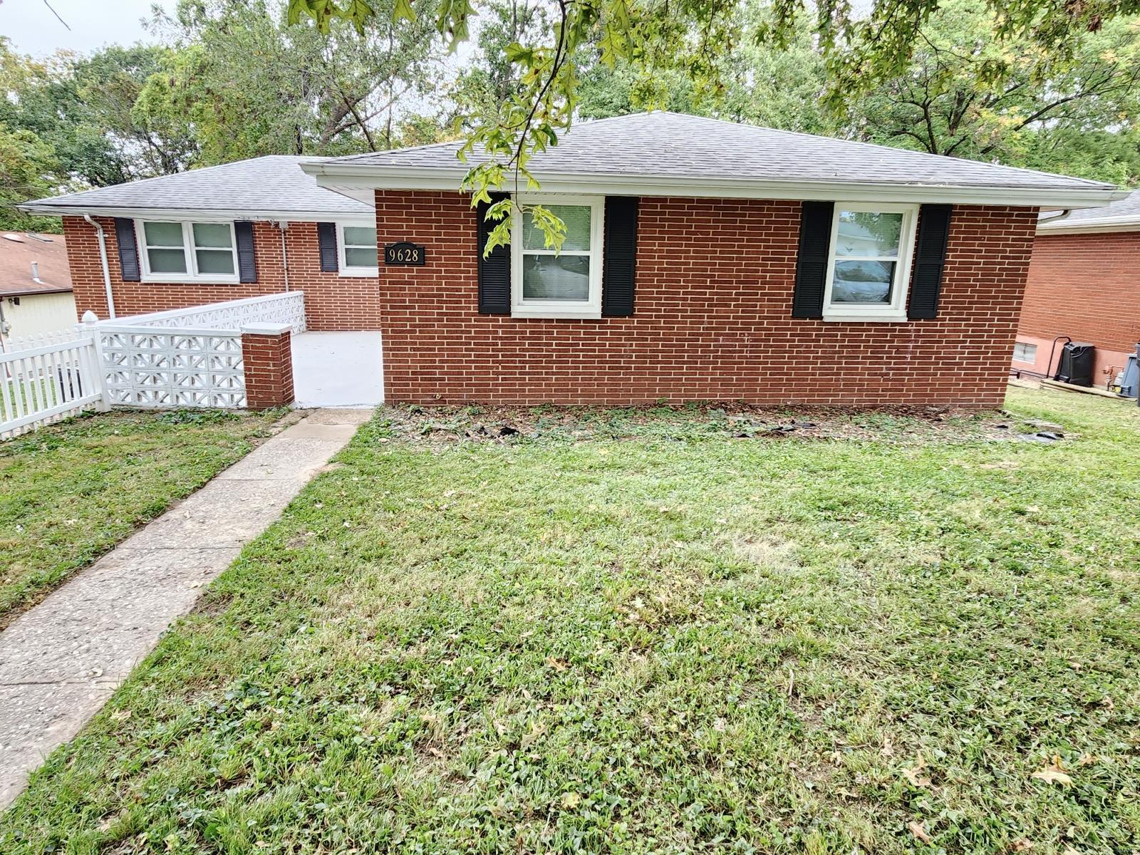 9628 Ridge Heights Road Fairview Heights, IL 62208 - Photo 3 of 35 Gallery Image 3