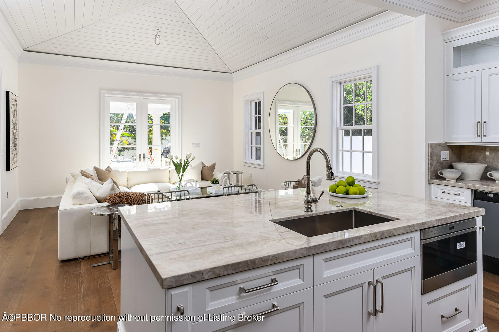 258 Country Club Road Palm Beach, FL 33480 - Photo 6 of 20 Kitchen / Family Room