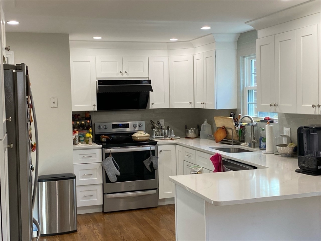 52 Charles Road, Unit 52 Winchester, MA 01890 - Photo 2 of 16
