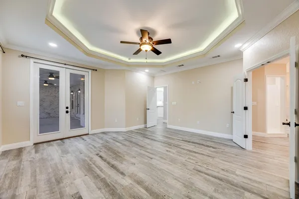 a view of a entrance door of the house