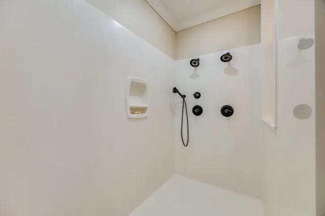 a view of yard with trees