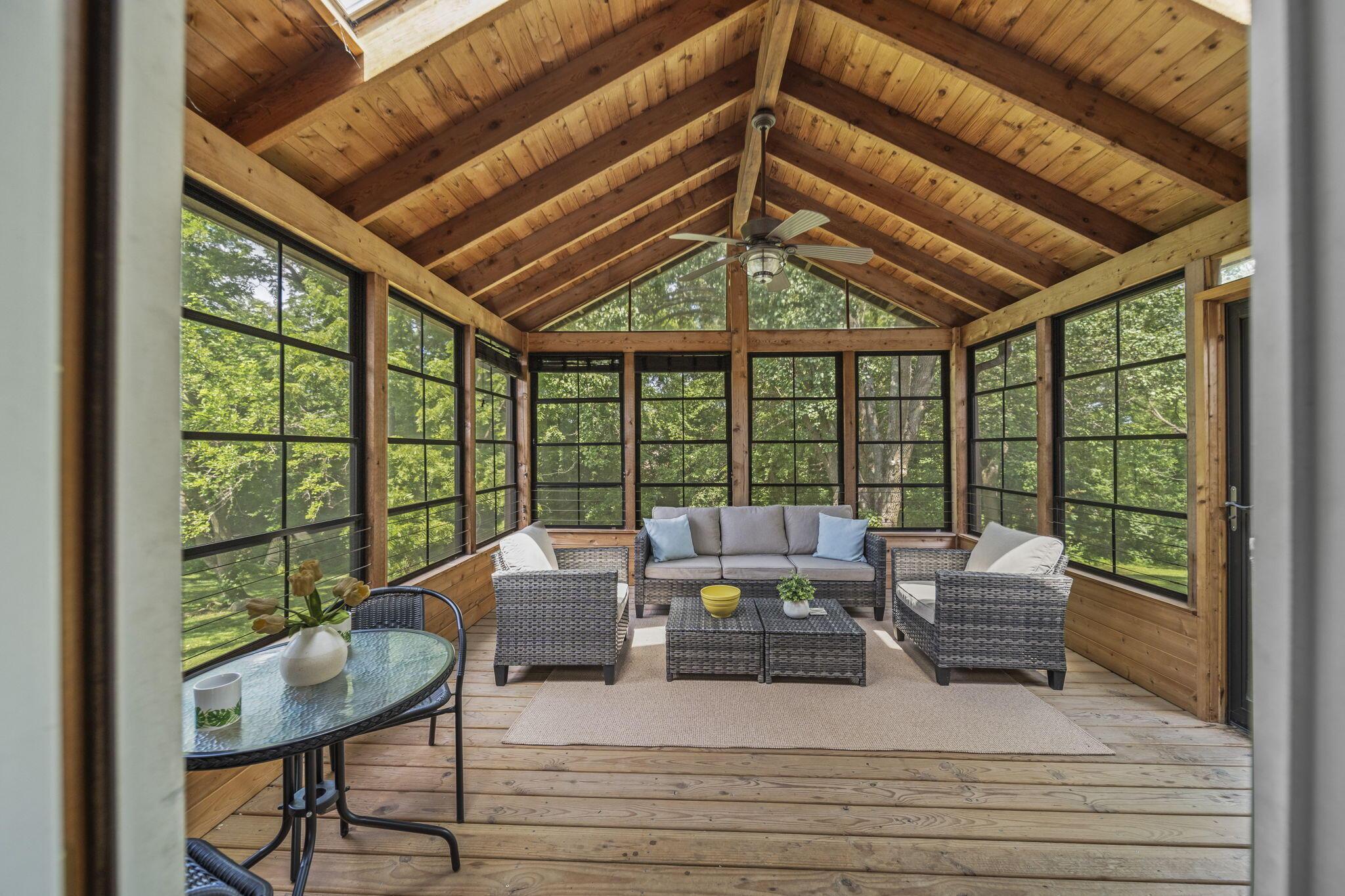 3 Season Room
