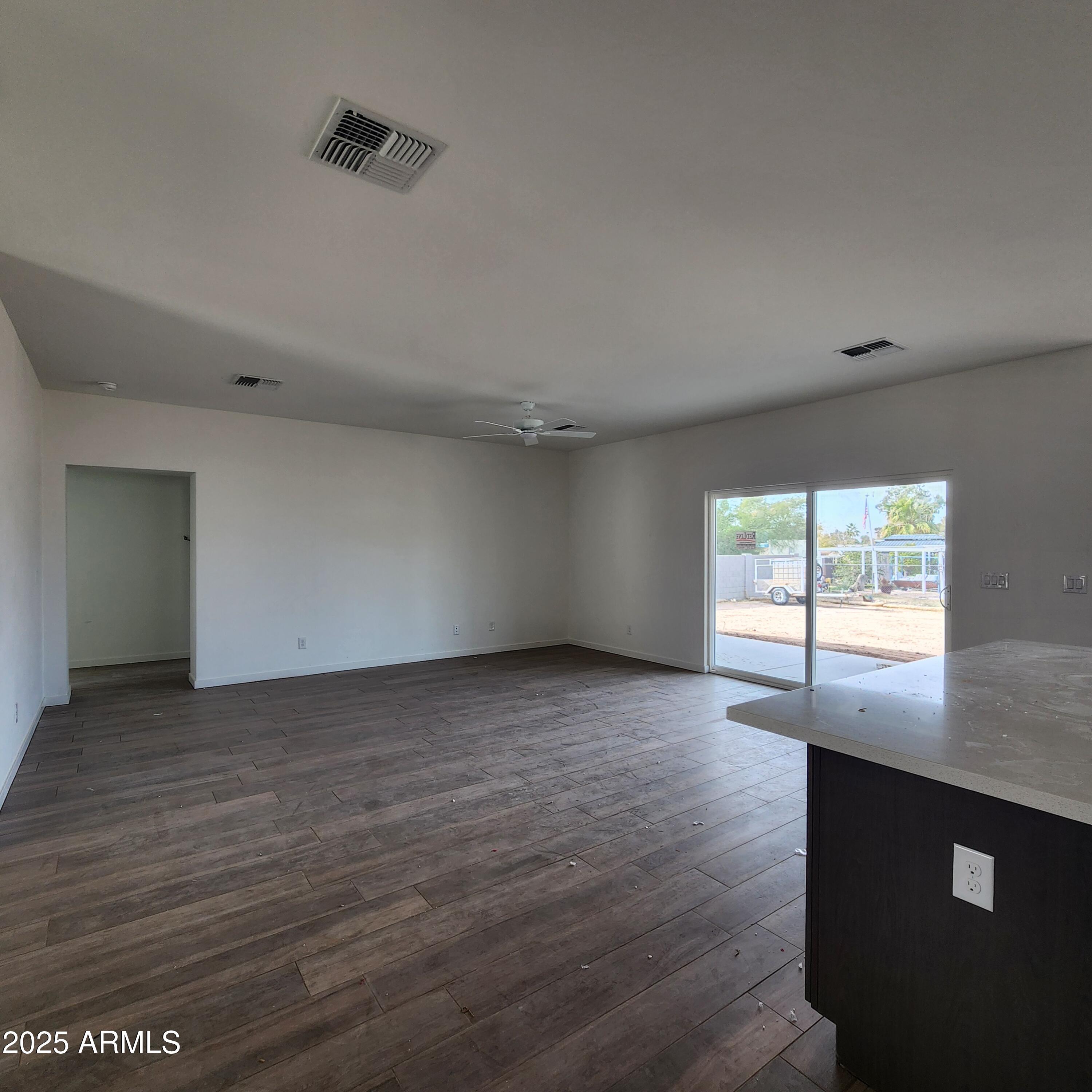 22216 West Skinner Road Wittmann, AZ 85361 - Photo 5 of 13 1732 GREAT ROOM 3