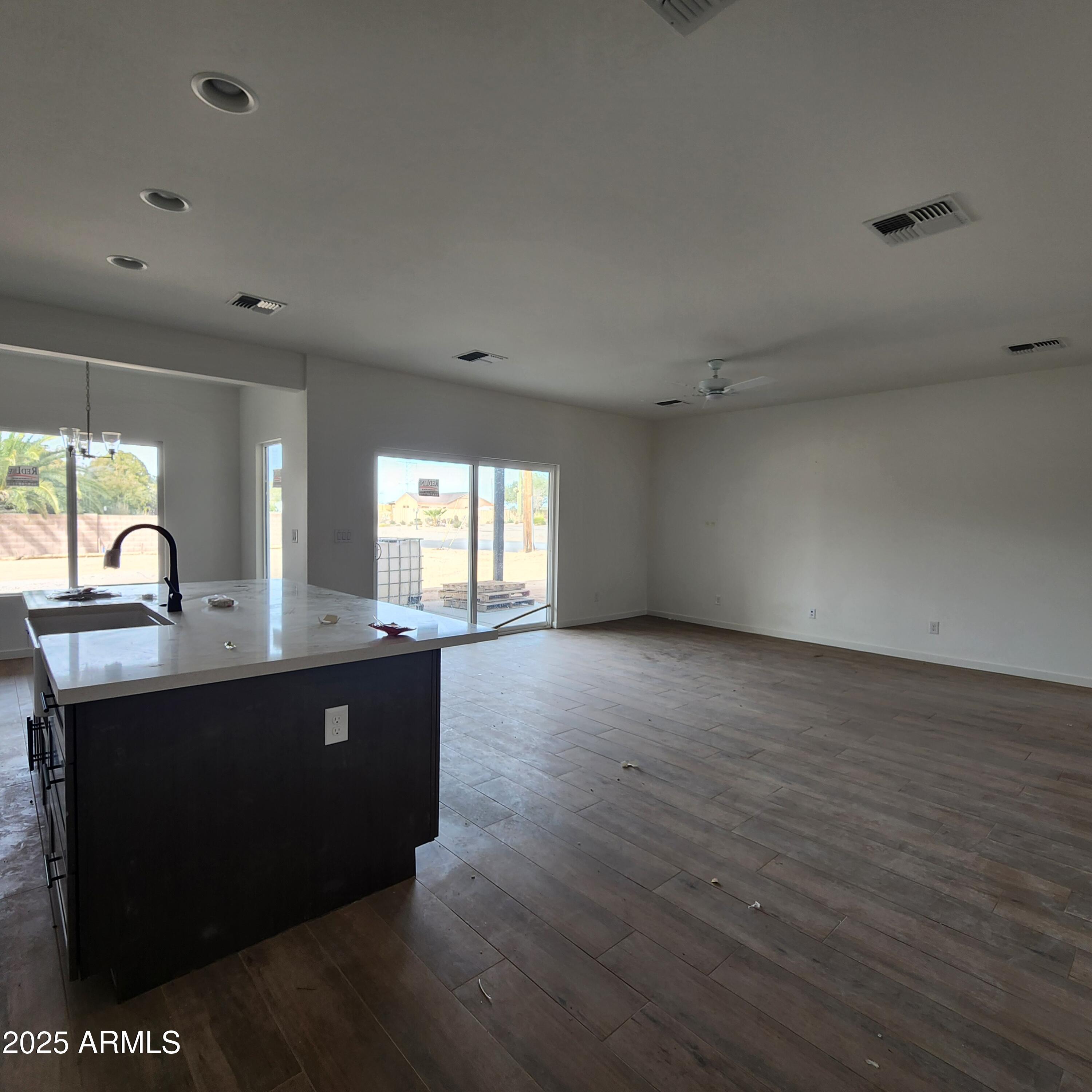 22216 West Skinner Road Wittmann, AZ 85361 - Photo 6 of 13 1732 GREAT ROOM 4