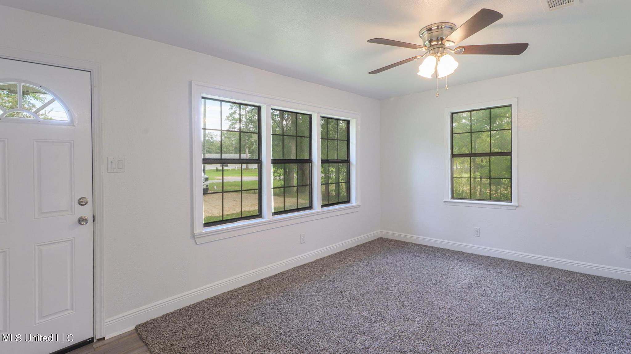 16161 Robinson Road Gulfport, MS 39503 - Photo 3 of 18 16161 Robinson Road-10018