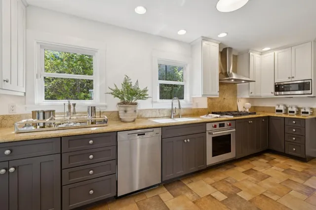 $2,395,000 | 1325 Paloma Avenue, Burlingame, CA 94010