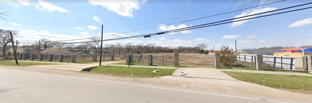 3333 Peachtree Road Balch Springs, TX 75180 - Photo 16 of 16 a view of a basketball court